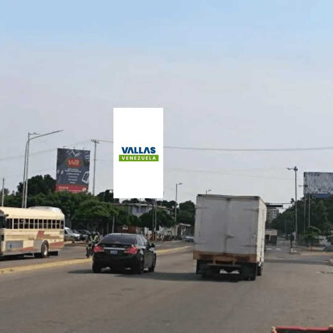 Av. Circunvalación cerca de Plaza de Toros Diagonal a URBE