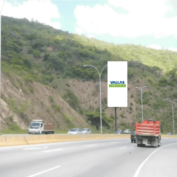 Autopista Caracas - Guarenas frente alEstadiom de Mampote Vía Caracas