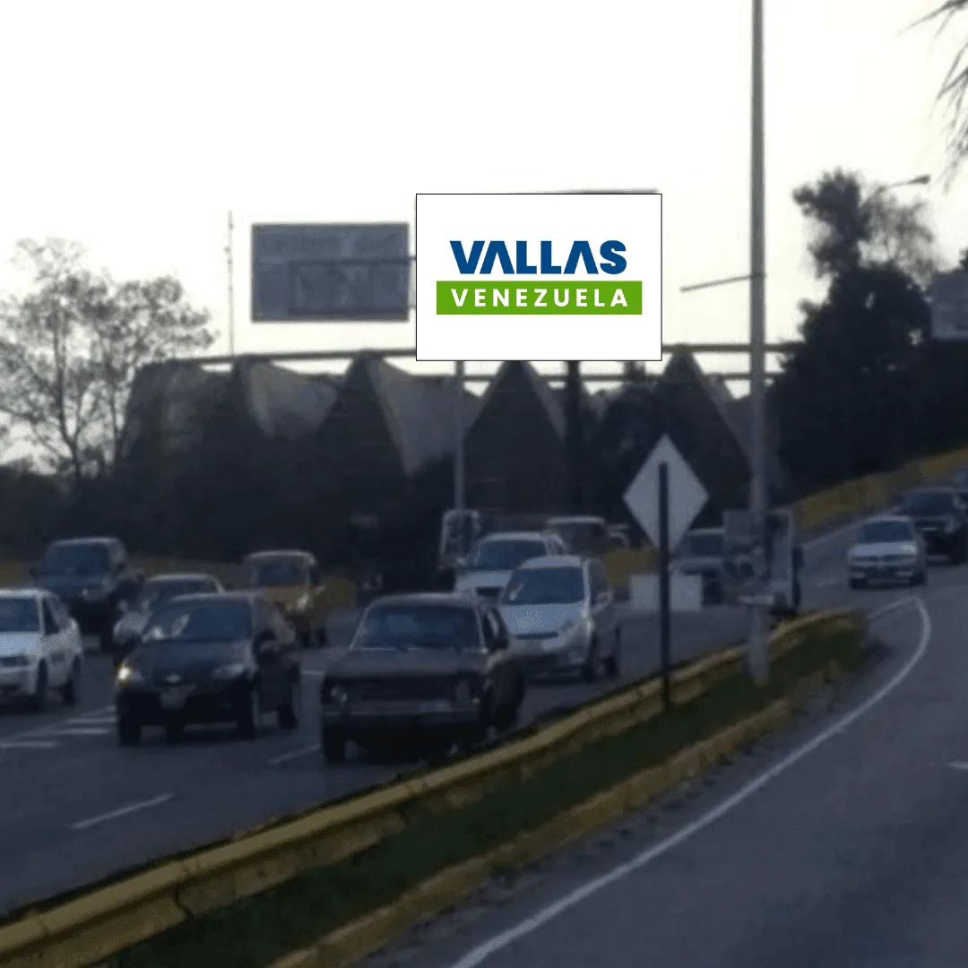 Autopista Caracas-Guarenas Distribuidor Metropolitano via Altamira