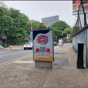 Av. La Guairita entre Principal de Las Mercedes y Calle Cali vía Chuao frente al edificio Torreón, Tótem de 1.15m x 1.9m