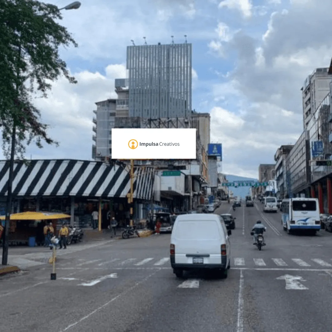 Valla Publicitaria en 7ma Avenida frente a la plaza Bolívar de 15m x 5