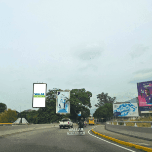 Empalme Av. Rio de Janeiro con Av. Ernesto Blohm vía Chuao lateral al Aeropuerto La Carlota distribuidor Chuao