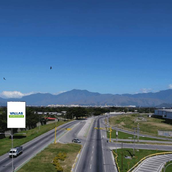 Av. Los Aviadores sentido Palo Negro frente al C.C. Los Aviadores Maracay