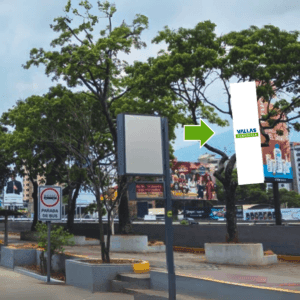 Autopista Francisco Fajardo altura de Las Mercedes. con vista a Río de Janeiro Caracas