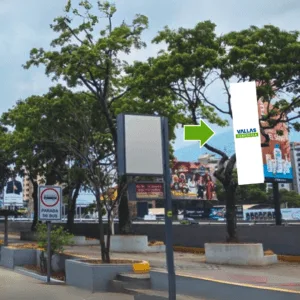 Autopista Francisco Fajardo altura de Las Mercedes. con vista a Río de Janeiro Caracas