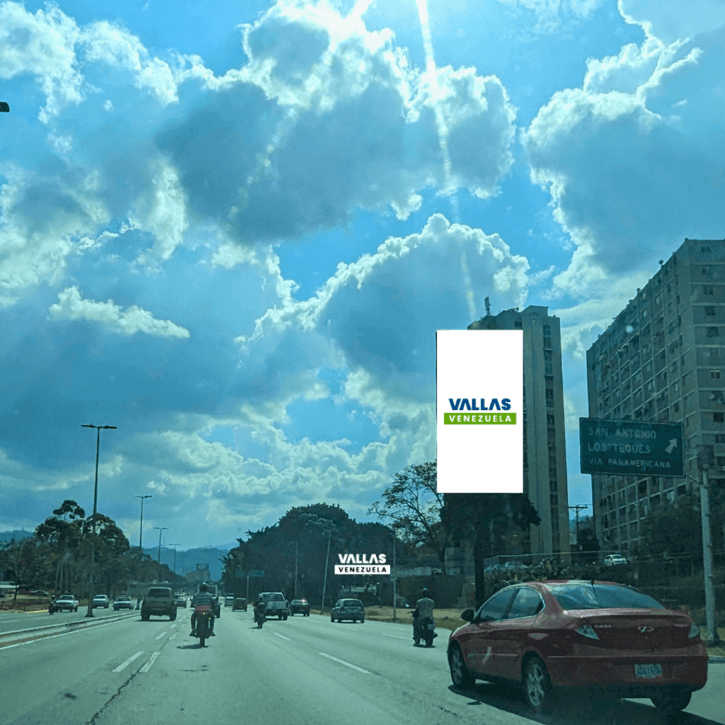 Autopista Valle - Coche. Saliendo de Caracas