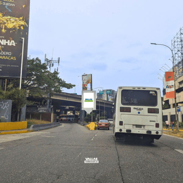 Av. La Estancia, entre CCCT y E/S La Estancia, Chuao, Valla Vertical de 3m x 4.5m