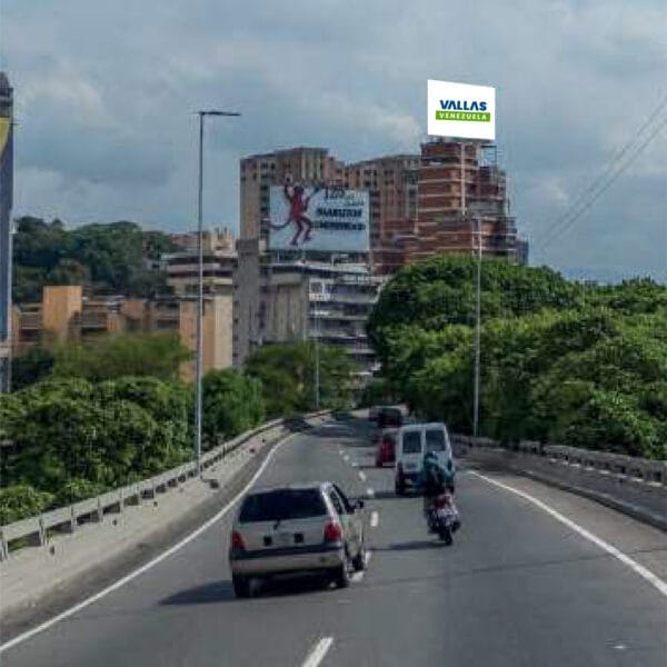 Av. Principal de Bello Monte Res. Iguazú vista desde Autopista Francisco Fajardo Caracas