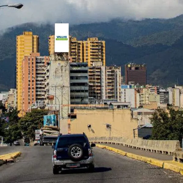 Autopista Francisco Fajardo sentido Oeste-Centro Pueste Restaurador Caracas