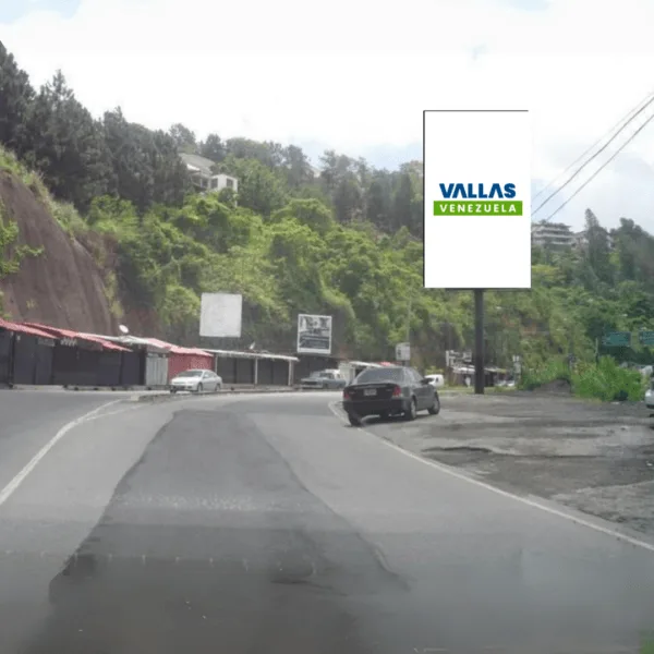 Carretera El Cafetal - Macaracuay Boulevard La Joya Frente al Centro Portugues. vía Macaracuay