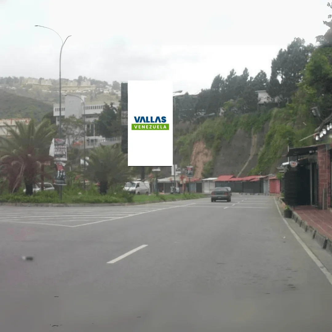 Carretera El Cafetal - Macaracuay Boulevard La Joya Frente al Centro Portugues. vía Cafetal