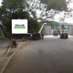 Cruce de puente Los Gemelos vía Santa Monica Bello Monte