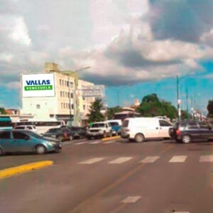 Autopista Francisco Fajardo altura Las Mercedes vía Plaza Venezuela.