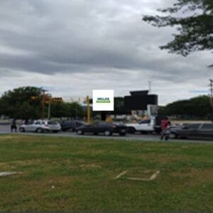 Redoma del Obelisco. Av. Bolívar Centro Casanova Godoy sentido Este. Maracay.