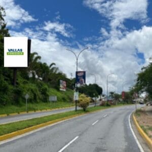 Av. Intervecinal Macaracuay-El Cafetal. Vía El Cafetal-Macaracuay después del Restaurant Vista Arroyo.