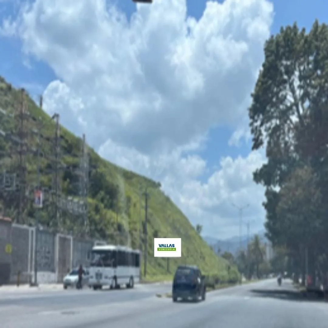 Av Teherán Montalbán II Caracas cerca del Dispensario Padre Machado