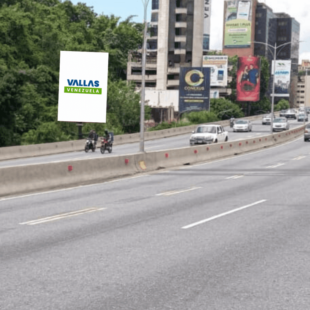 Autopista Prados del Este, Poste 5 A, Estacionamiento Hotel Tamanaco, Sentido Concresa, Caracas. Valla Vertical de 6m x 9m