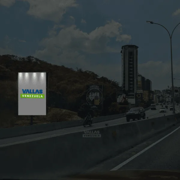 Autopista Prados del Este, Hotel Tamanaco, Sentido Concresa, Poste 4B. Valla Vertical de 6m x 9m