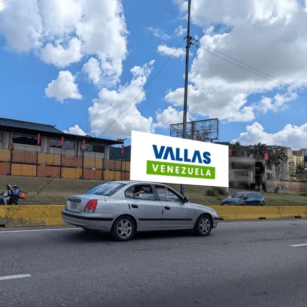 Autopista del Este Altura del Club Chino frente a Parque Negra Hipólita