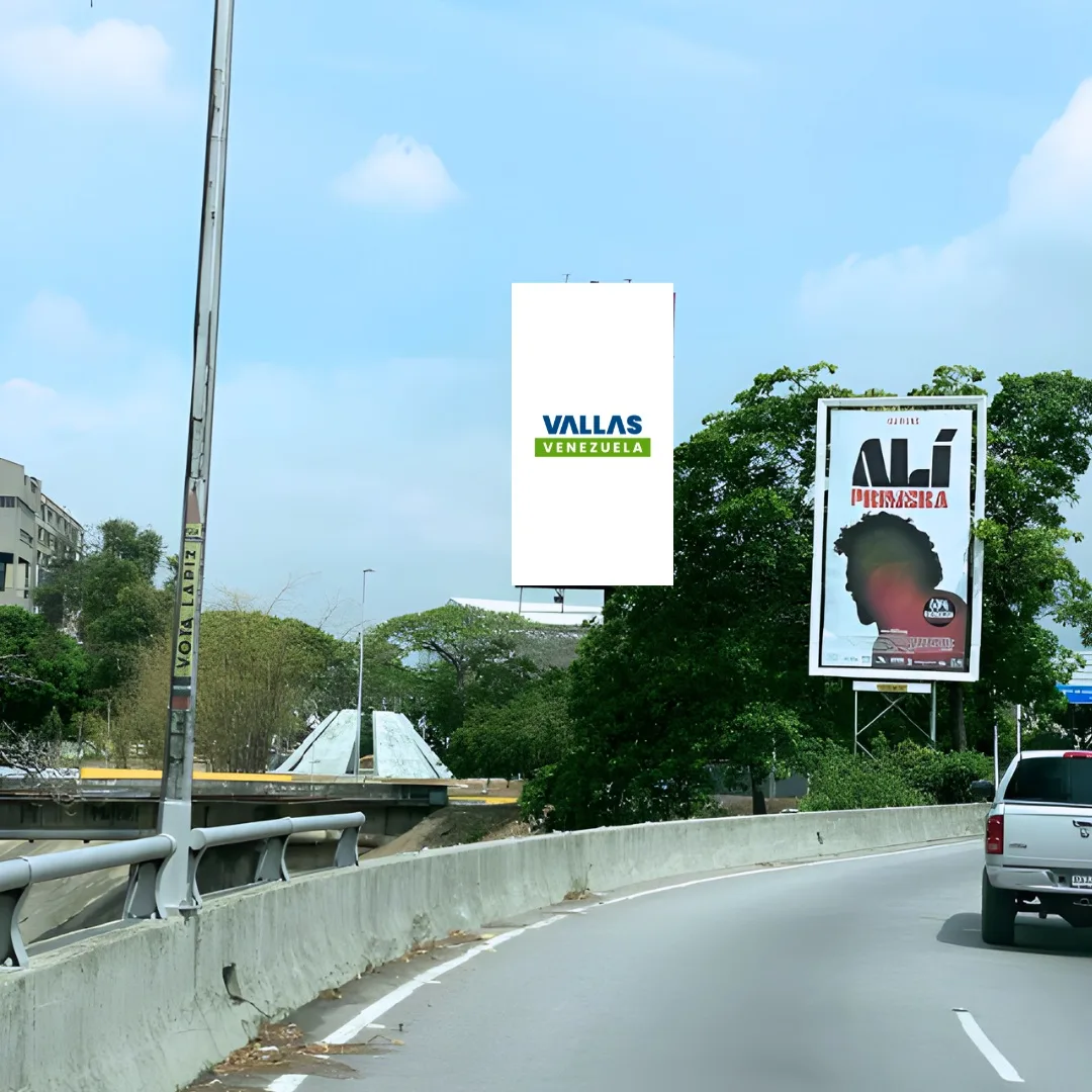 Valla publicitaria en Distrito Capital - Av. Ernesto Blohm, al lado del Puente El Guaire, Chuao, vía C.C.C.T., Caracas, Valla Vertical de 6m x 12m