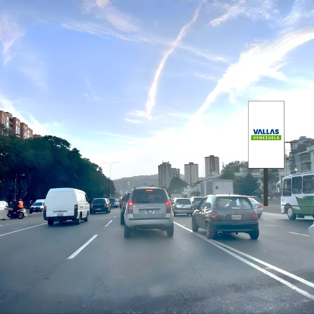 Valla publicitaria en Distrito Capital - Autopista Valle - Coche, 300 m antes del Distribuidor La Gaviota, vía Estadio Monumental, Caracas, Valla Vertical de 6m x 12m