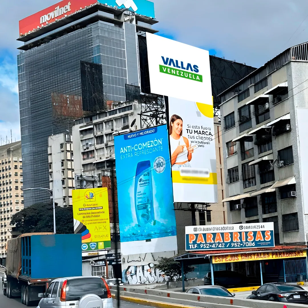 Valla publicitaria en Distrito Capital - Autopista Gran Cacique Guaicaipuro, vía Plaza Venezuela, Edif. Irune, Caracas, Valla Horizontal de 12m x 8m