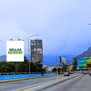 Valla publicitaria en Mérida - Av. Las Américas, cruce con Viaducto Miranda, diagonal al Mercado Principal de Mérida, subiendo desde el Terminal de Pasajeros, vía Plaza de Toros, Mérida, Valla Vertical de 8m x 10.7m