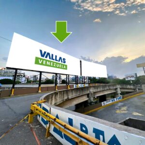 Valla publicitaria en Distrito Capital - C.C.C.T., sector autolavado, vista desde el estacionamiento, sentido este-oeste, Caracas, Valla Horizontal de 12m x 4.6m