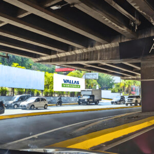 Valla publicitaria en Distrito Capital - Hotel Tamanaco, acceso Autopista Prados del Este hacia Las Mercedes, lado derecho, sentido norte-sur, Urb. Las Mercedes, 8.ª unidad, Baruta, Miranda, Valla Horizontal de 11m x 3m