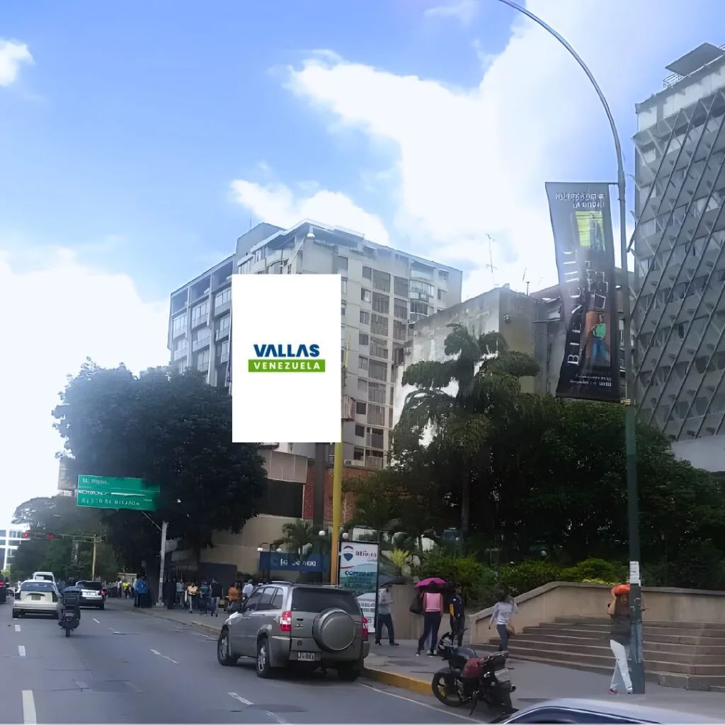 Valla publicitaria en Distrito Capital - Av. Libertador, Edificio Nuevo Centro, sector Chacao, vía Centro, Caracas, Valla Vertical de 6m x 9m