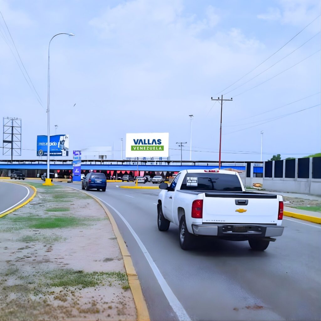 Valla publicitaria en Anzoátegui - Av. Paseo Colón, Terminal de Ferry, Puerto La Cruz, Valla Horizontal de 12m x 6m