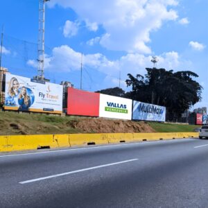 Valla publicitaria en Carabobo - Autopista del Este, altura Club Ítalo, frente al Parque Fernando Peñalver, Valencia, 7.⁰ unidad, Valla Horizontal de 12m x 6m