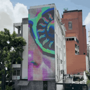 Valla publicitaria en Miranda - Plaza Alfredo Sadel, Av. Principal de Las Mercedes, intercepción con la Av Trinidad, diagonal al CC El Tolón, Caracas. Spot de 30 Segundos