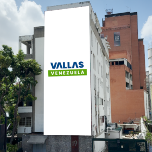 Valla publicitaria en Miranda - Plaza Alfredo Sadel, Av. Principal de Las Mercedes, intercepción con la Av Trinidad, diagonal al CC El Tolón, Caracas. Spot de 30 Segundos